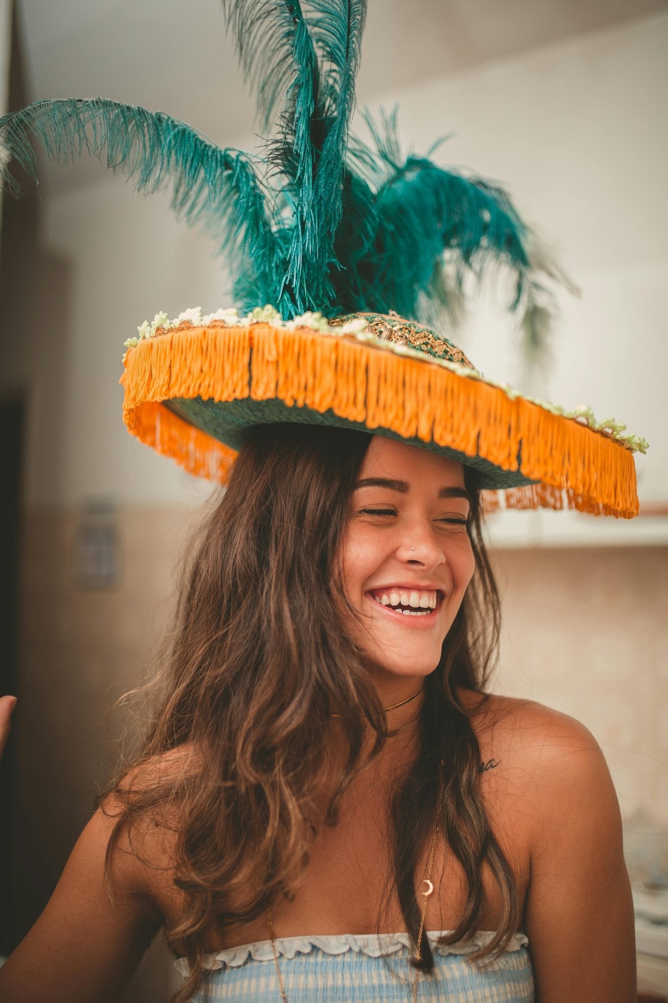 Feather Fringe and Trim: How to Use Feather Fringe in Fashion and Interior Decor