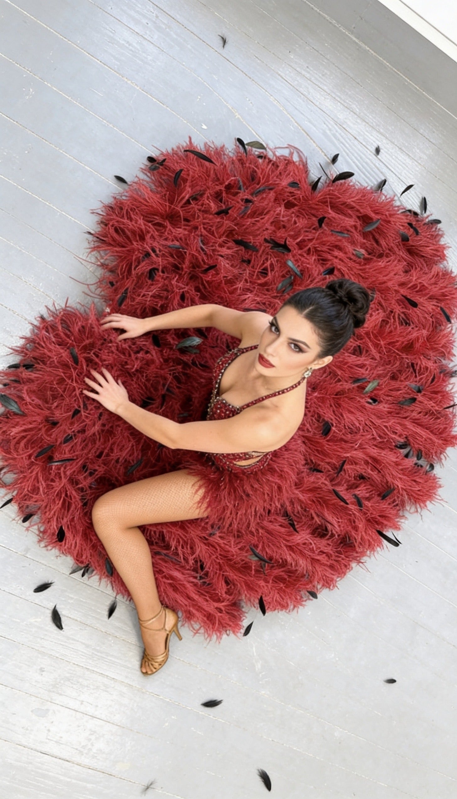 Petite Feather Boa - Waterfall  Fan with Coque